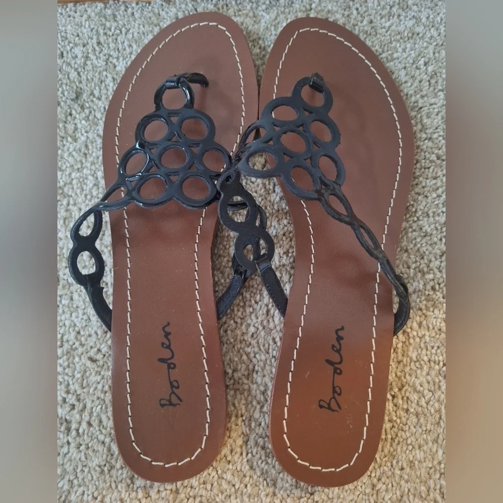 Boden toe thong